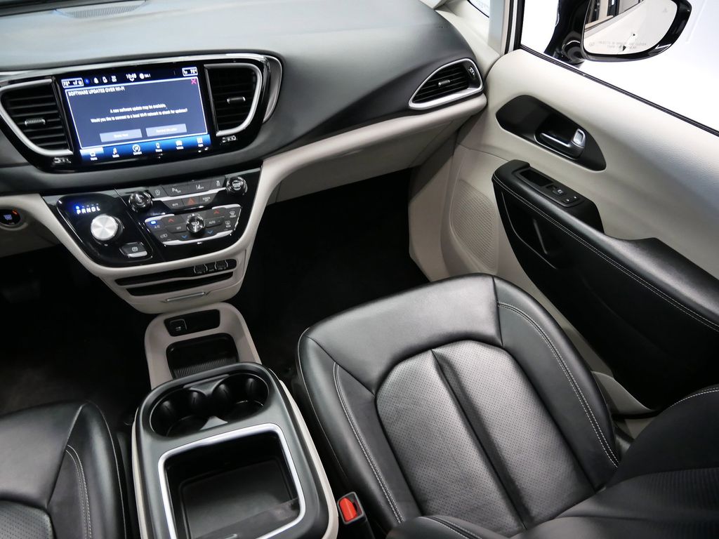 Thumbnail: 2024 Chrysler Pacifica - 14