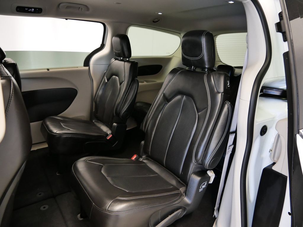 Thumbnail: 2024 Chrysler Pacifica - 12