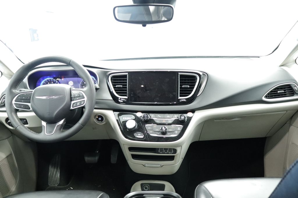 Thumbnail: 2023 Chrysler Pacifica - 2