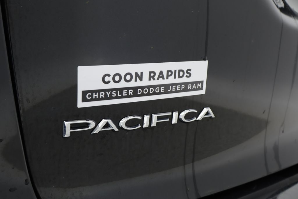 Thumbnail: 2023 Chrysler Pacifica - 13
