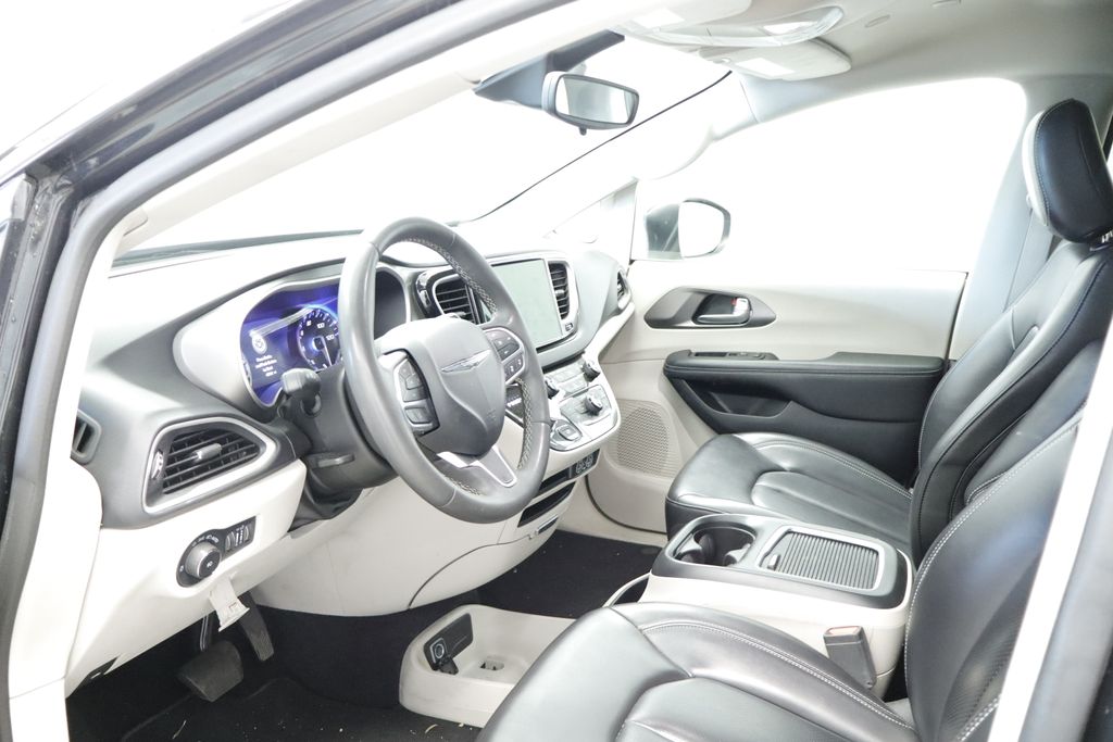 Thumbnail: 2023 Chrysler Pacifica - 11