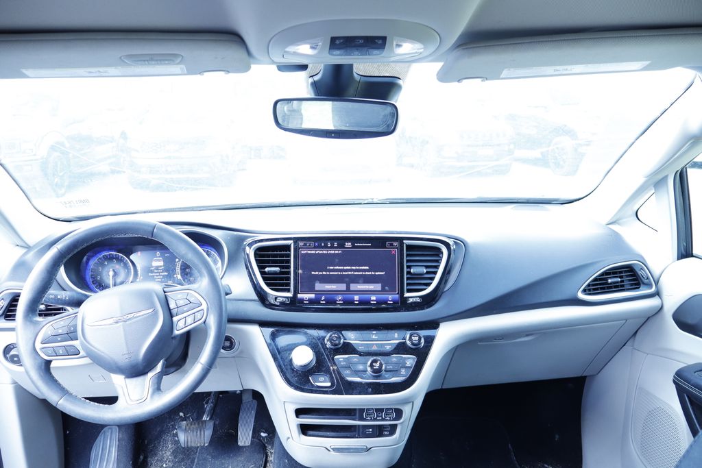 Thumbnail: 2022 Chrysler Pacifica - 2