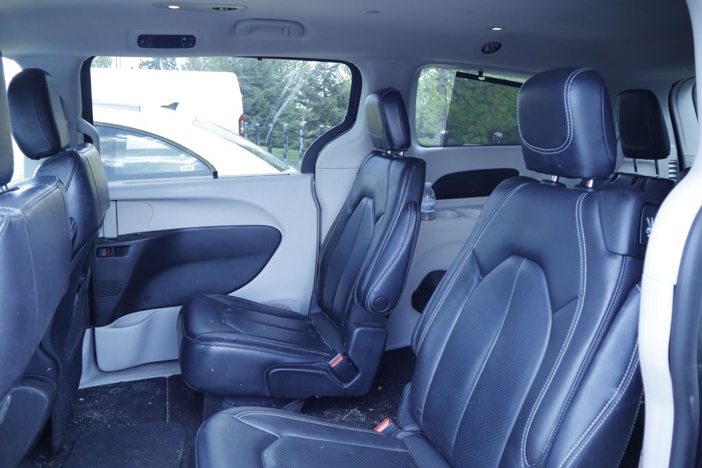 Thumbnail: 2022 Chrysler Pacifica - 19