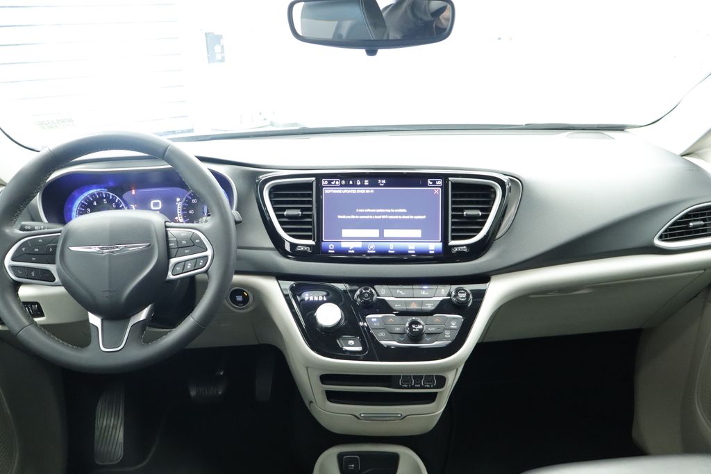 Thumbnail: 2023 Chrysler Pacifica - 2