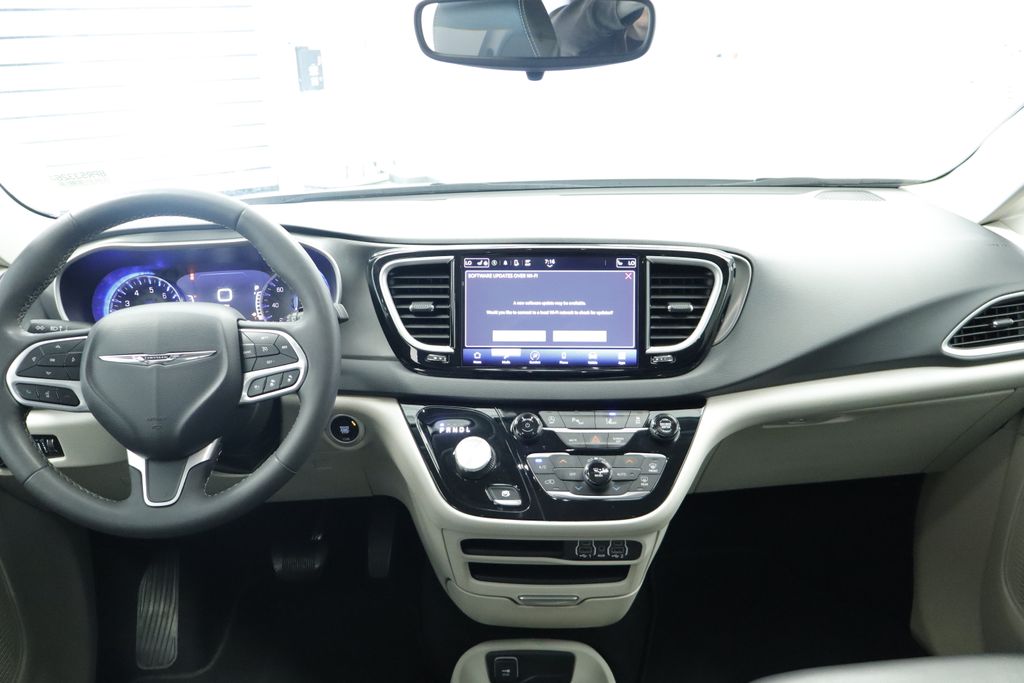 Thumbnail: 2023 Chrysler Pacifica - 2