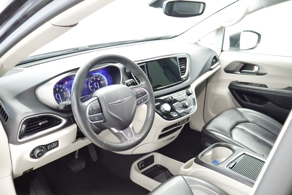 Thumbnail: 2023 Chrysler Pacifica - 11