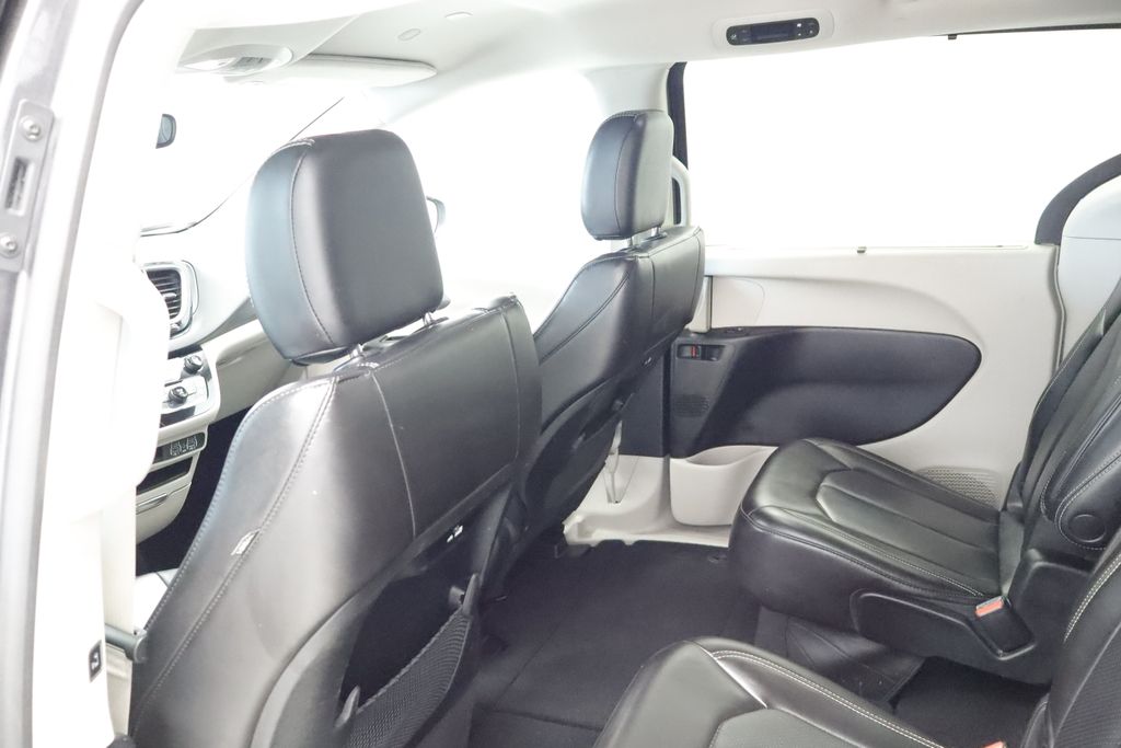 Thumbnail: 2023 Chrysler Pacifica - 23