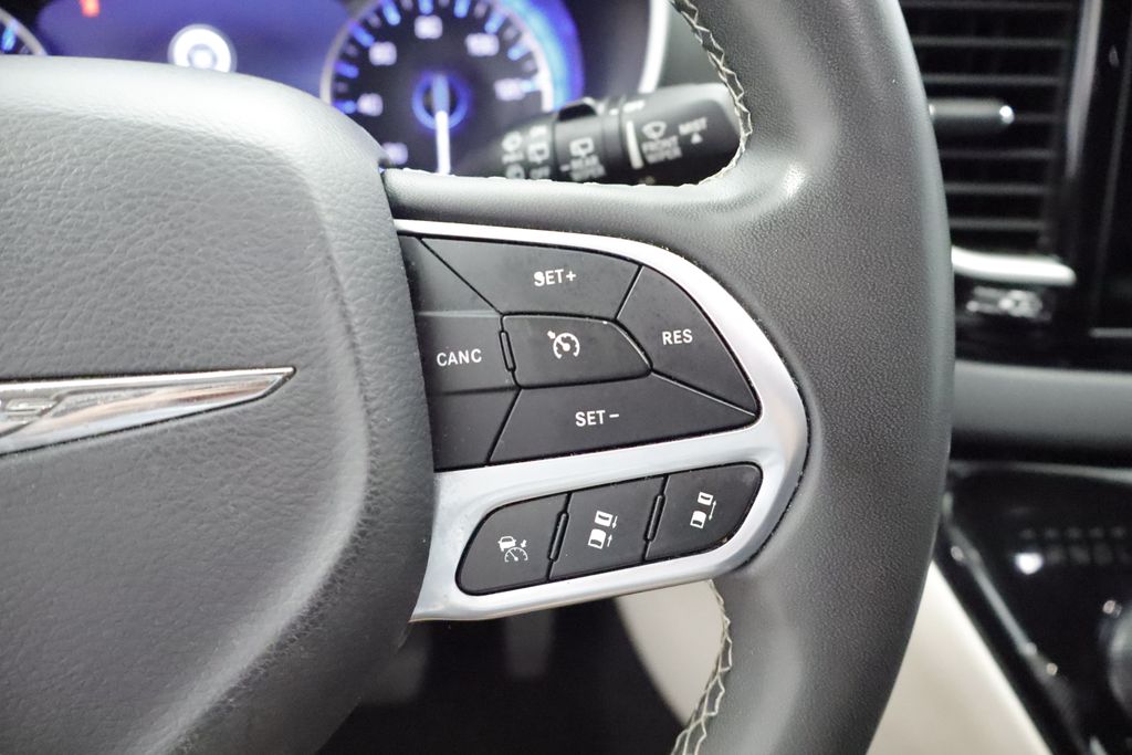 Thumbnail: 2023 Chrysler Pacifica - 27