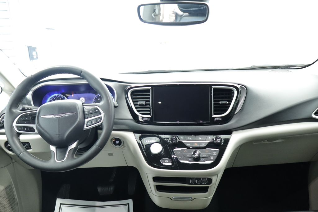 Thumbnail: 2023 Chrysler Pacifica - 2