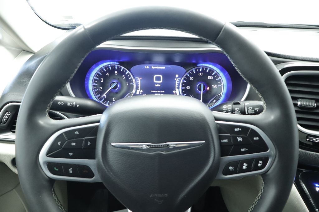 Thumbnail: 2023 Chrysler Pacifica - 12