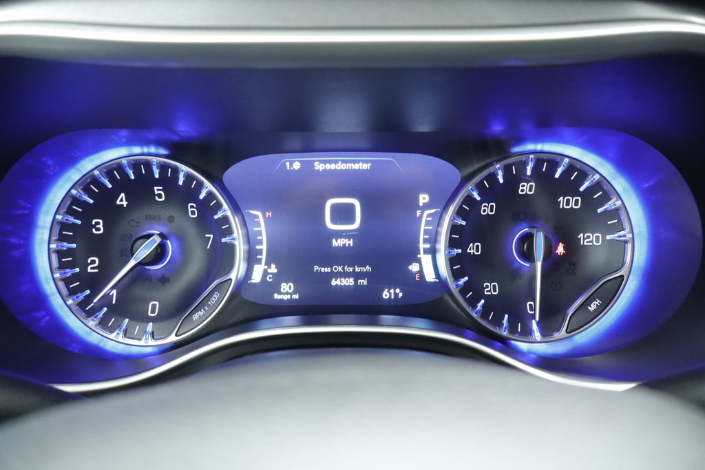 Thumbnail: 2023 Chrysler Pacifica - 15