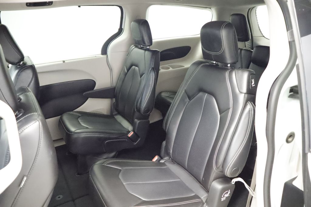 Thumbnail: 2023 Chrysler Pacifica - 10