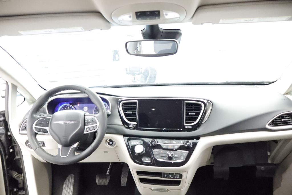 Thumbnail: 2023 Chrysler Pacifica - 2