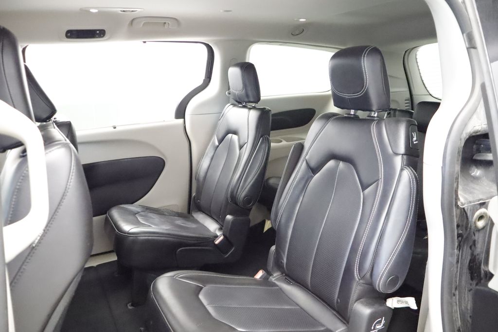 Thumbnail: 2023 Chrysler Pacifica - 20