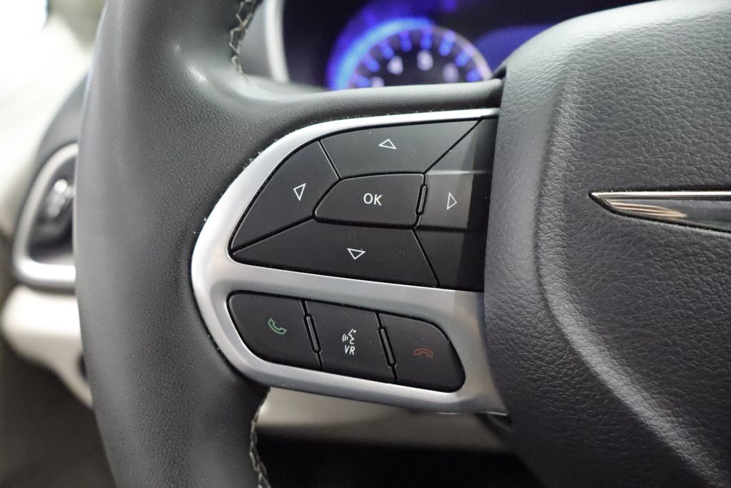 Thumbnail: 2023 Chrysler Pacifica - 23