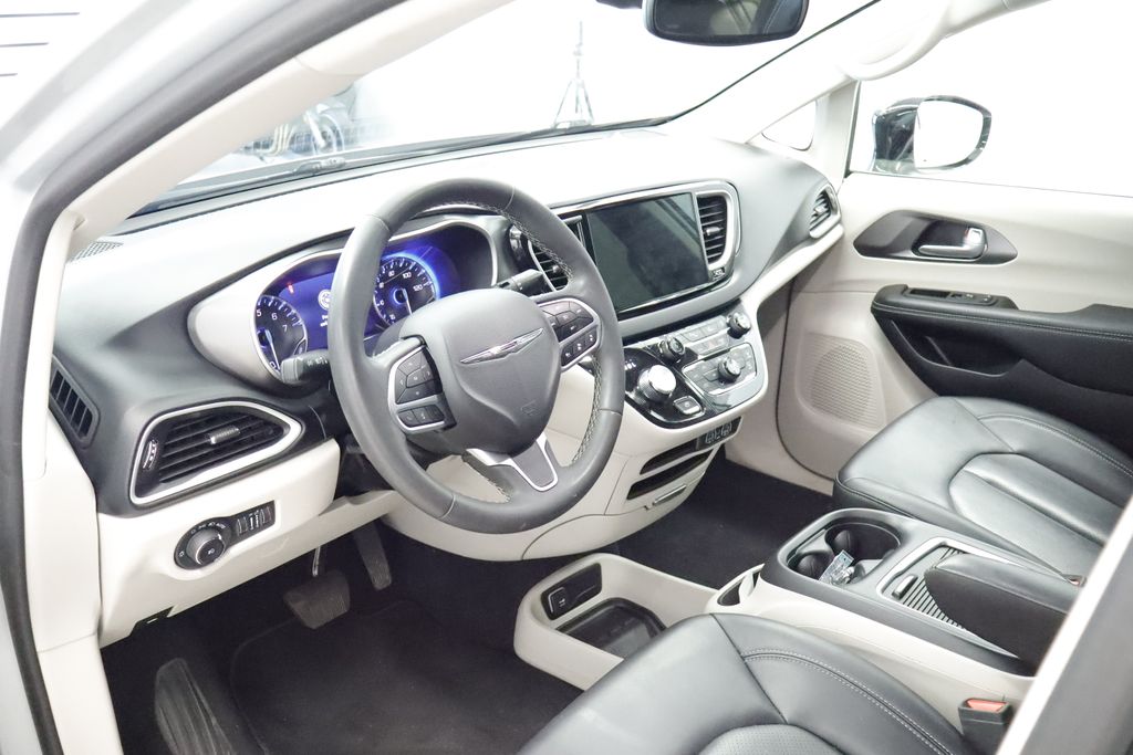 Thumbnail: 2024 Chrysler Pacifica - 13