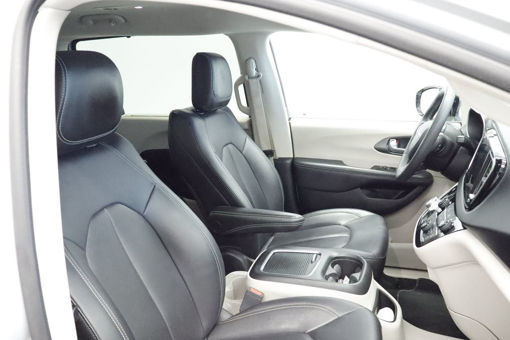 Thumbnail: 2024 Chrysler Pacifica - 19
