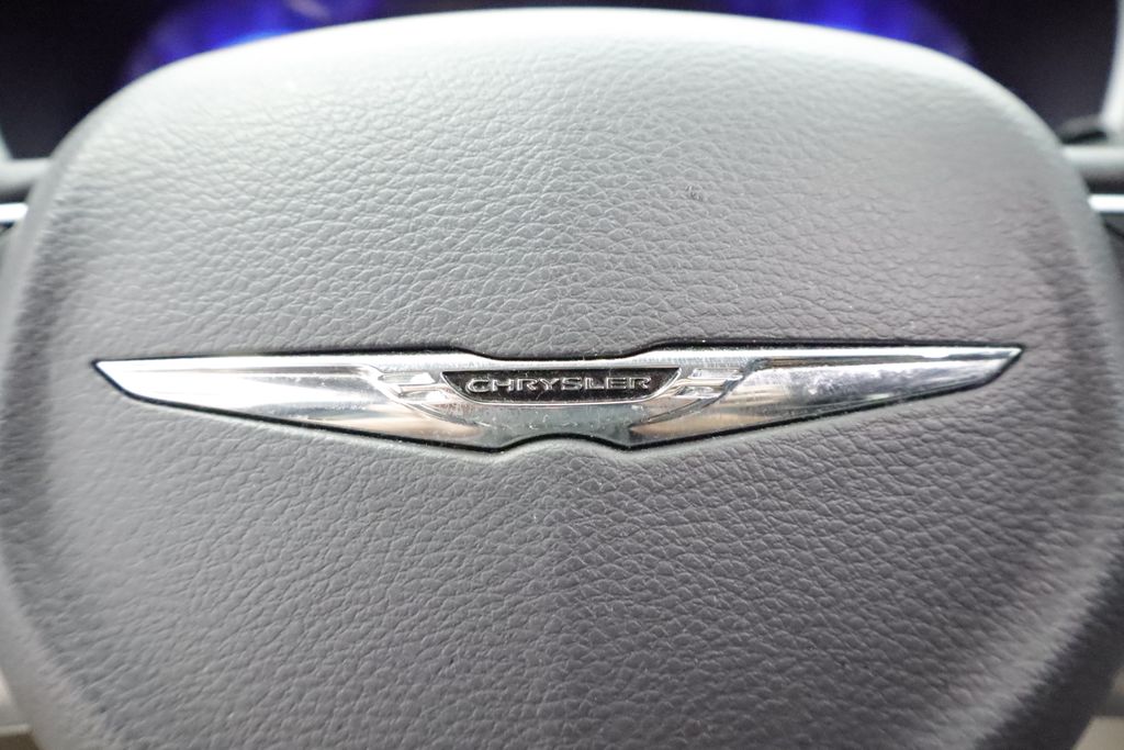 Thumbnail: 2024 Chrysler Pacifica - 6