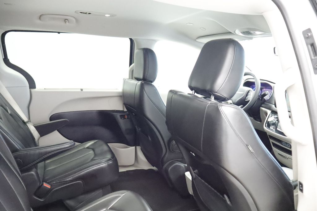 Thumbnail: 2024 Chrysler Pacifica - 11