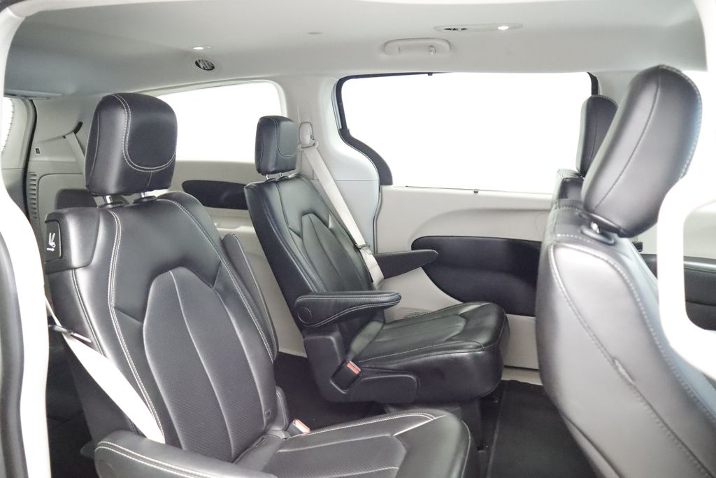 Thumbnail: 2024 Chrysler Pacifica - 9