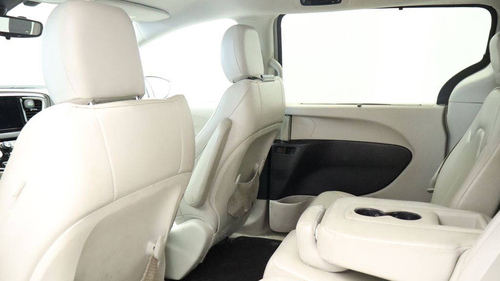 Thumbnail: 2017 Chrysler Pacifica - 25