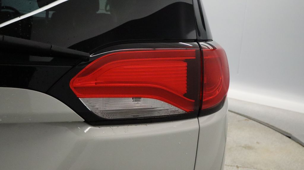 Thumbnail: 2017 Chrysler Pacifica - 23