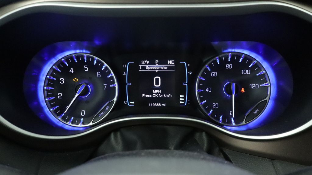 Thumbnail: 2017 Chrysler Pacifica - 16