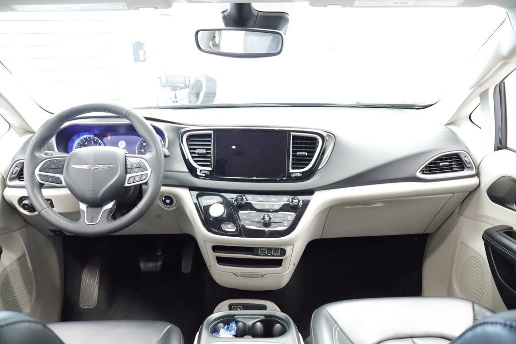 Thumbnail: 2023 Chrysler Pacifica - 2