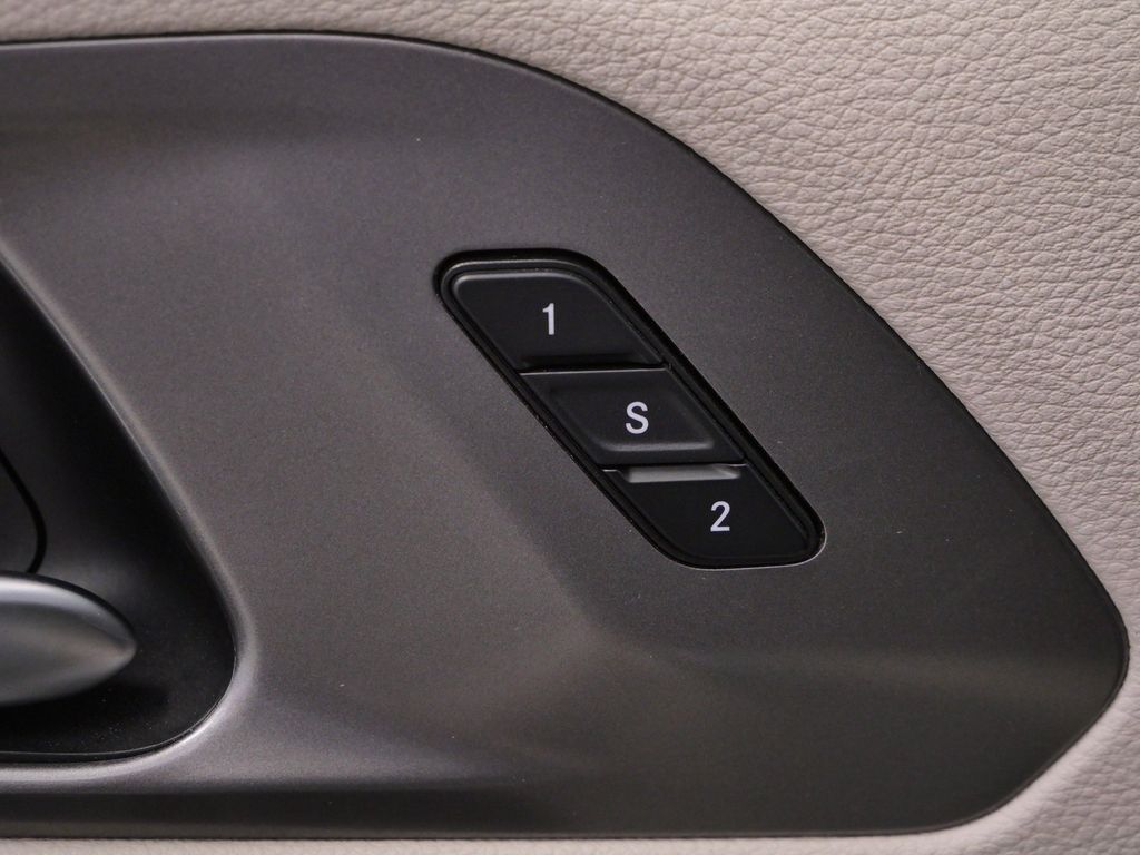 Thumbnail: 2023 Chrysler Pacifica - 14