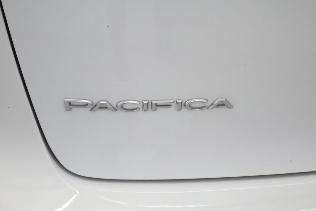 Thumbnail: 2023 Chrysler Pacifica - 20