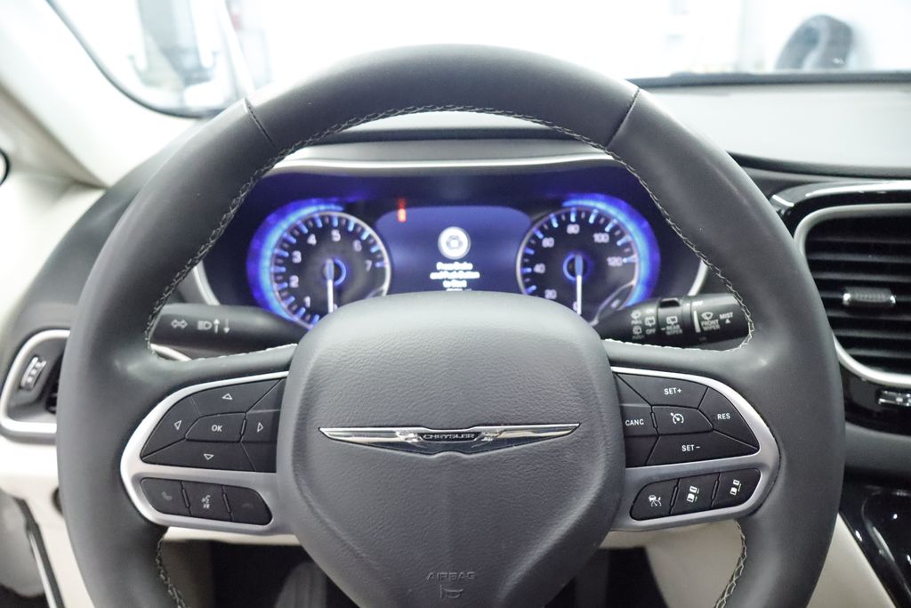 Thumbnail: 2023 Chrysler Pacifica - 13