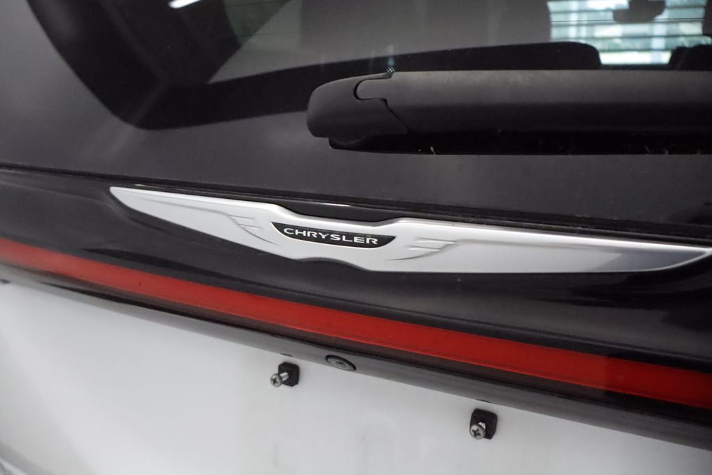 Thumbnail: 2023 Chrysler Pacifica - 21