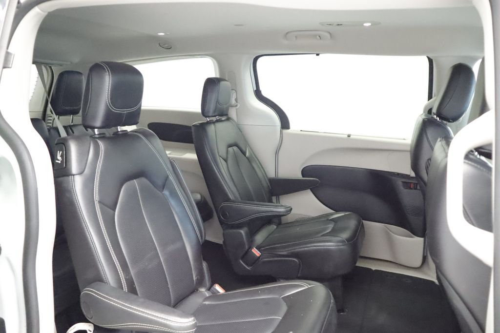 Thumbnail: 2023 Chrysler Pacifica - 11