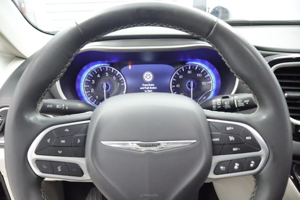 Thumbnail: 2023 Chrysler Pacifica - 13