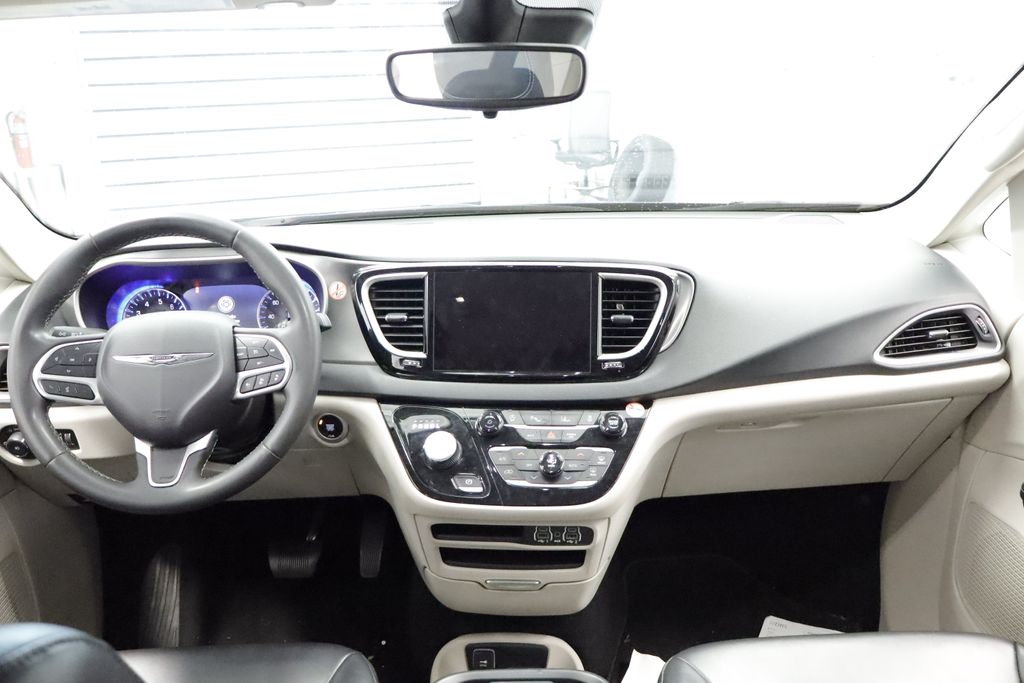 Thumbnail: 2023 Chrysler Pacifica - 2