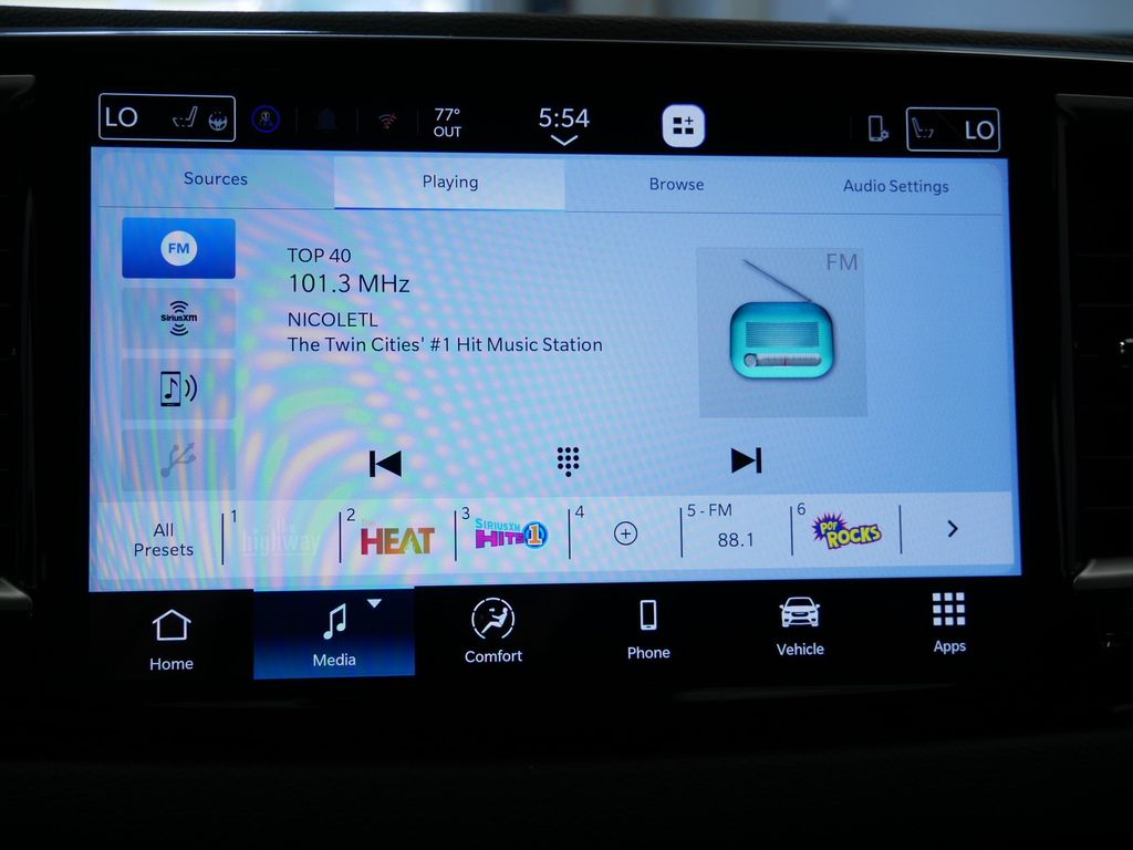 Thumbnail: 2026 Chrysler Voyager - 11