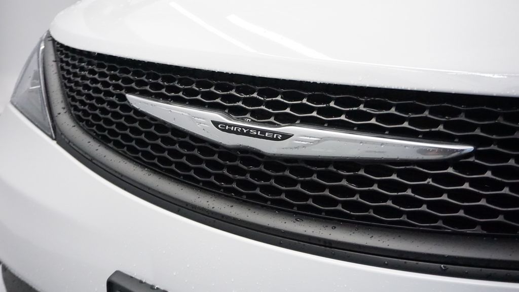 Thumbnail: 2026 Chrysler Voyager - 7