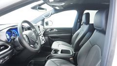 Thumbnail: 2026 Chrysler Voyager - 10