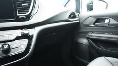 Thumbnail: 2026 Chrysler Voyager - 28