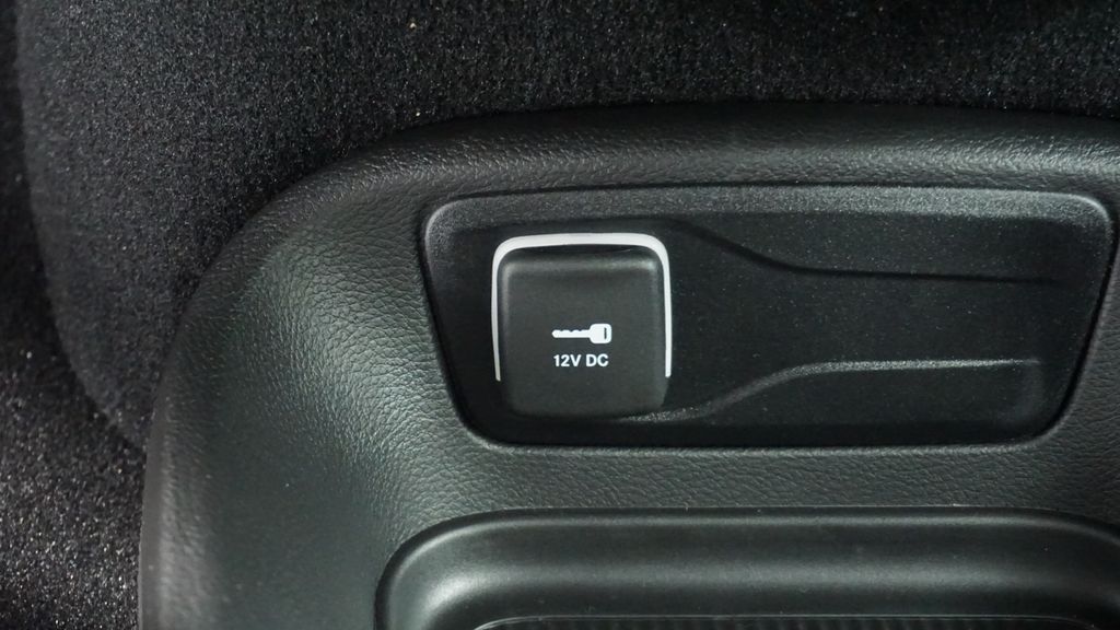 Thumbnail: 2026 Chrysler Voyager - 44