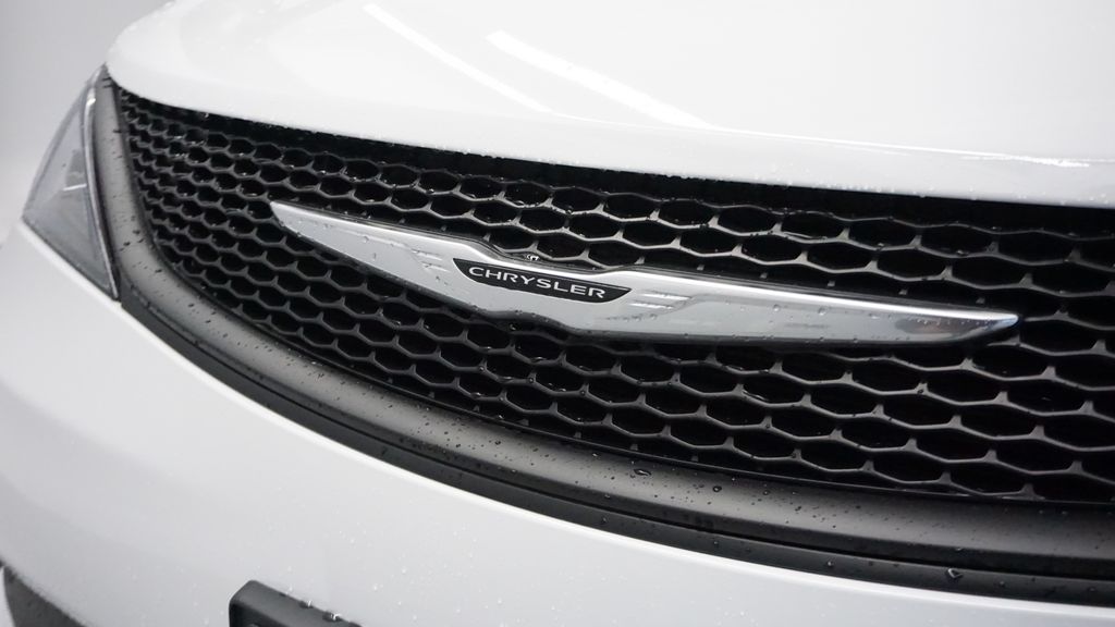 Thumbnail: 2026 Chrysler Voyager - 7