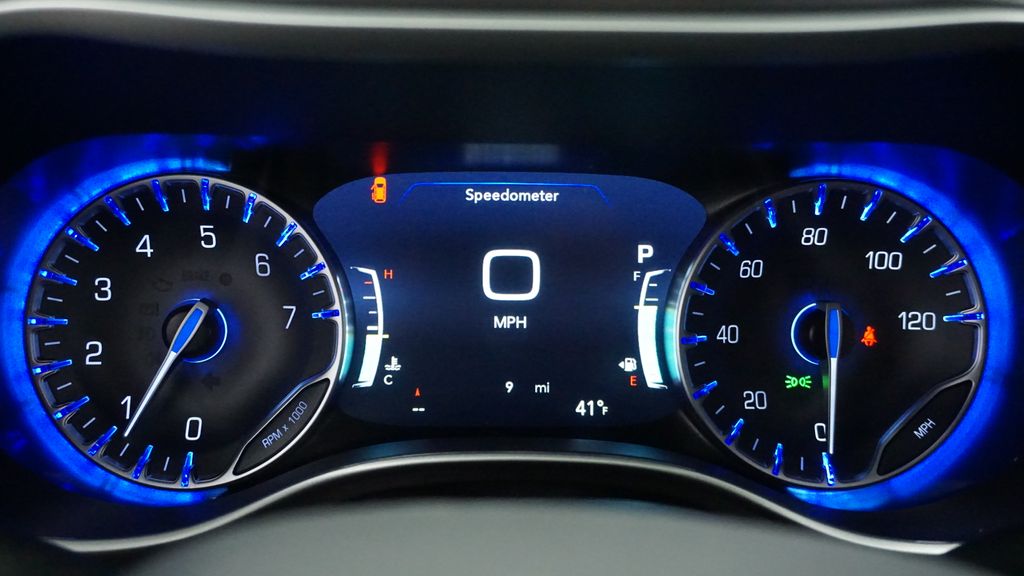 Thumbnail: 2026 Chrysler Voyager - 14