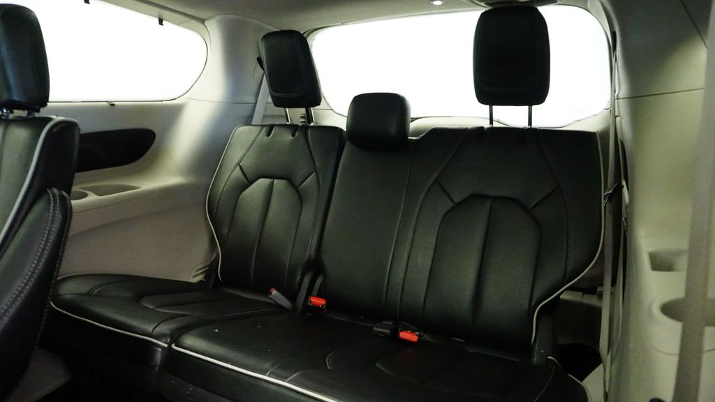 Thumbnail: 2023 Chrysler Pacifica - 21