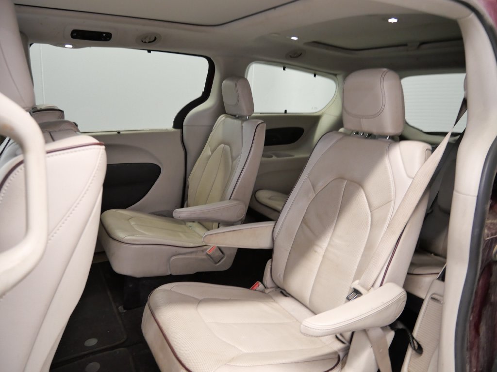 Thumbnail: 2017 Chrysler Pacifica - 7