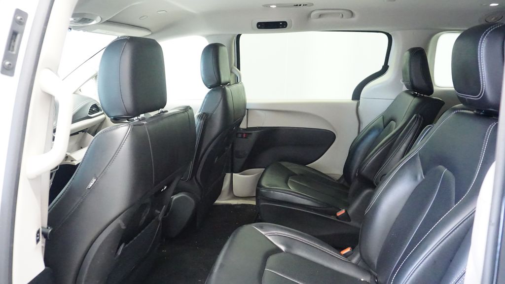 Thumbnail: 2024 Chrysler Pacifica - 25