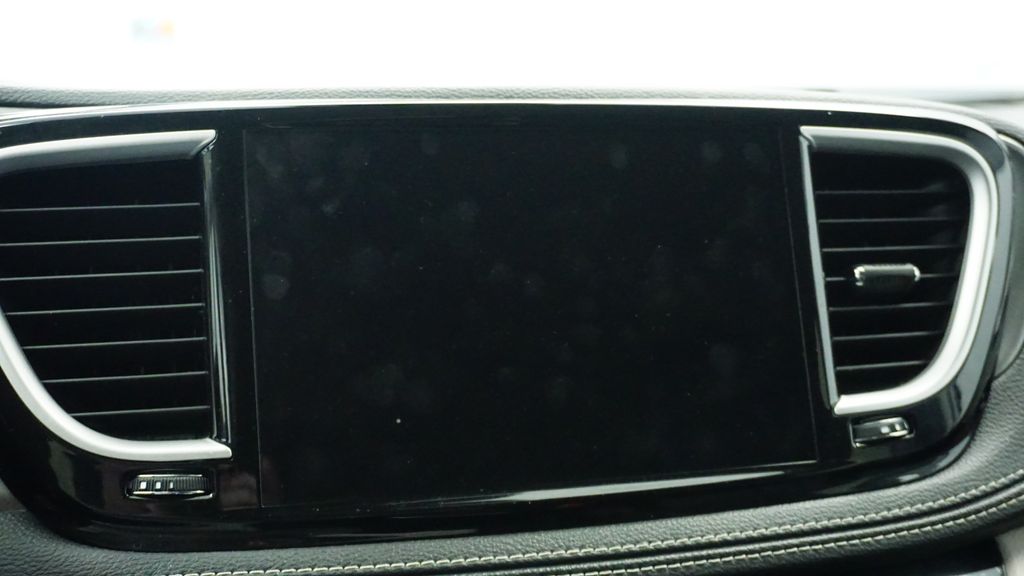 Thumbnail: 2024 Chrysler Pacifica - 32