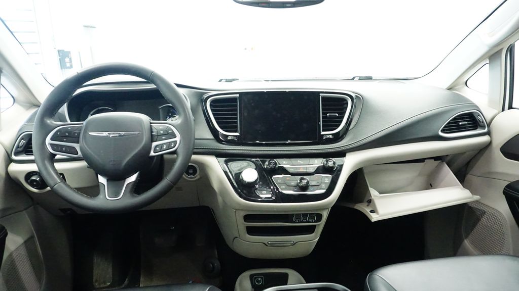 Thumbnail: 2024 Chrysler Pacifica - 2