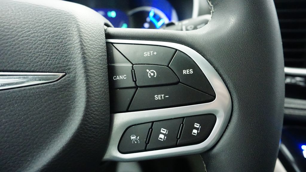 Thumbnail: 2024 Chrysler Pacifica - 34