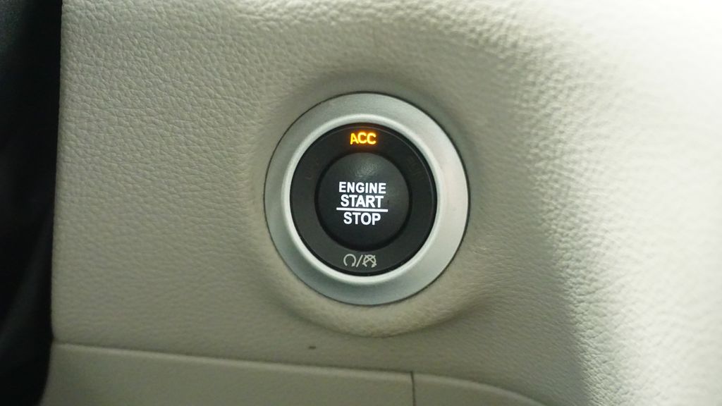 Thumbnail: 2024 Chrysler Pacifica - 30