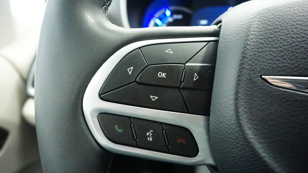 Thumbnail: 2024 Chrysler Pacifica - 33